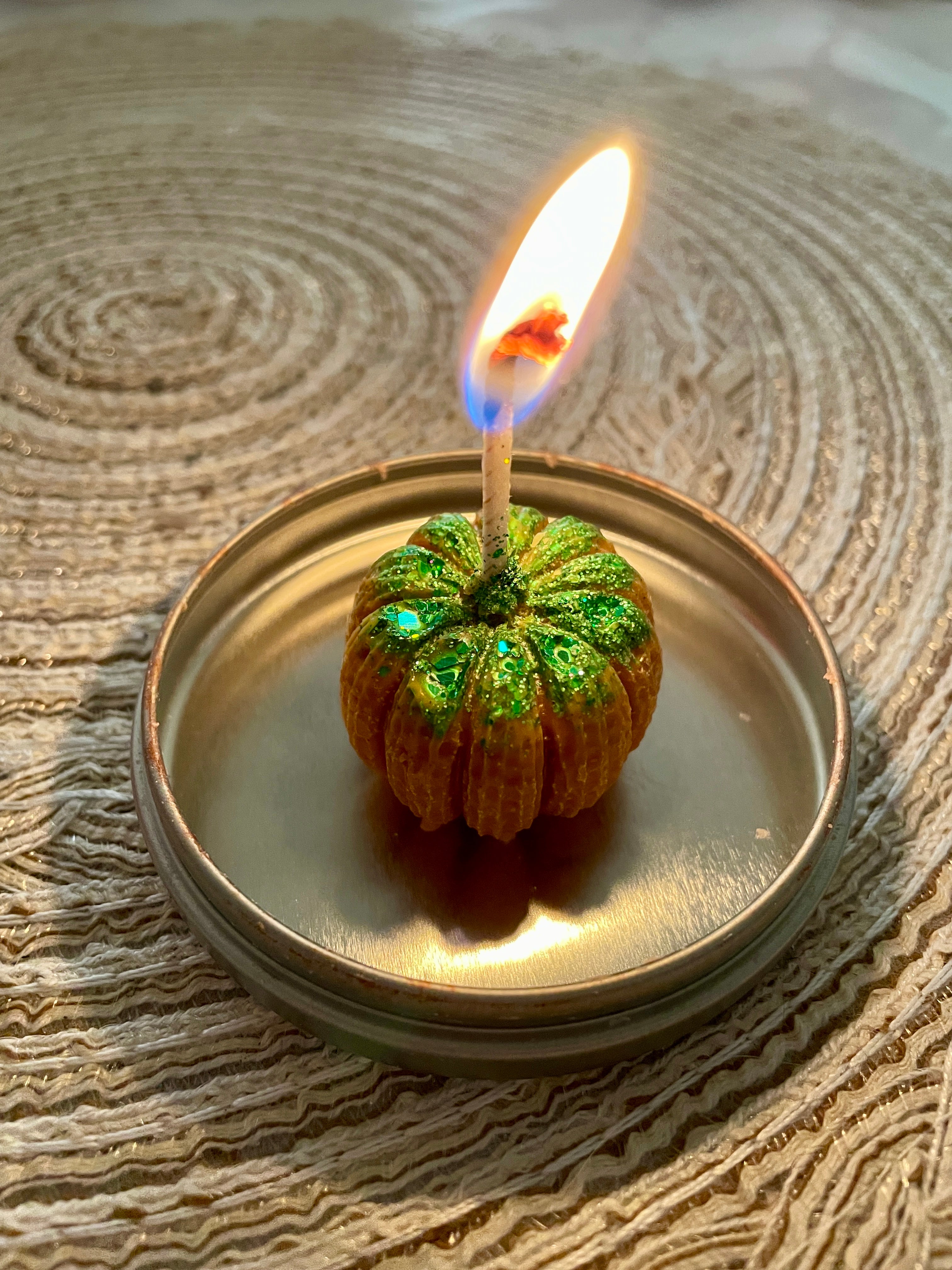 3.7 oz. BROWN & GREEN SOY SPECIALTY PUMPKIN CANDLES. TRIO MINIATURES.