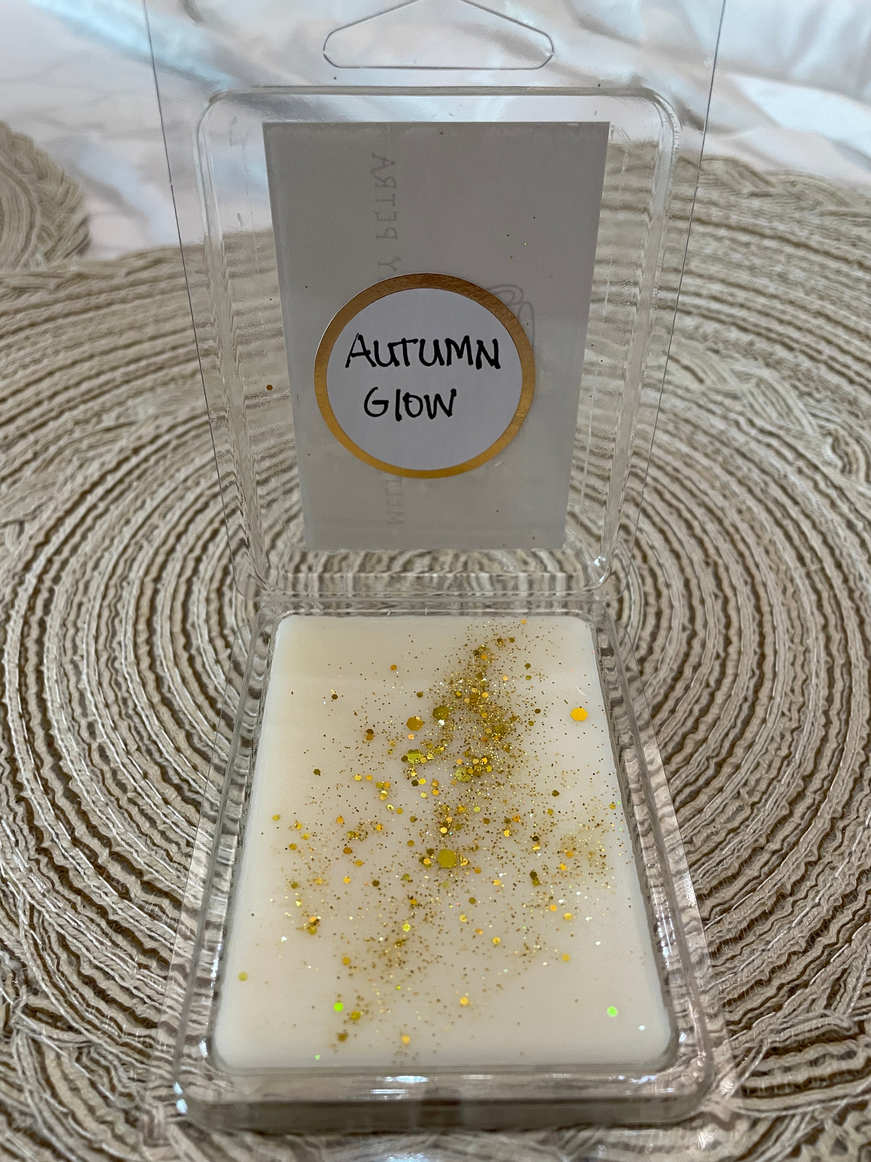 3.0 oz. AUTUMN GLOW SOY WAX MELTS in Classic Clamshell.
