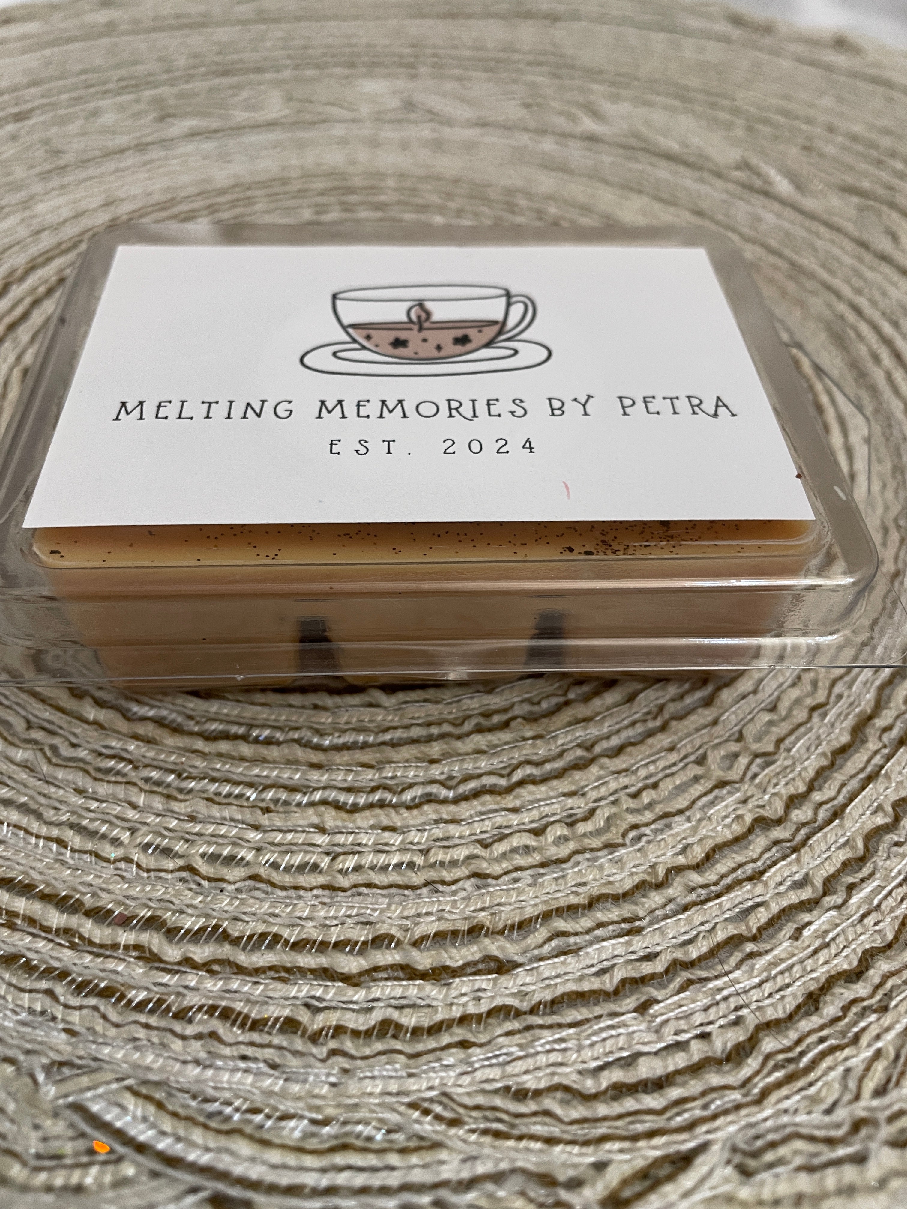 3.0 oz. SNICKERDOODLE SOY WAX MELTS in Classic Clamshell.