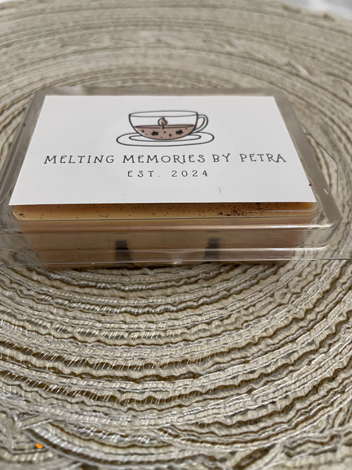 3.0 oz. SNICKERDOODLE SOY WAX MELTS in Classic Clamshell.