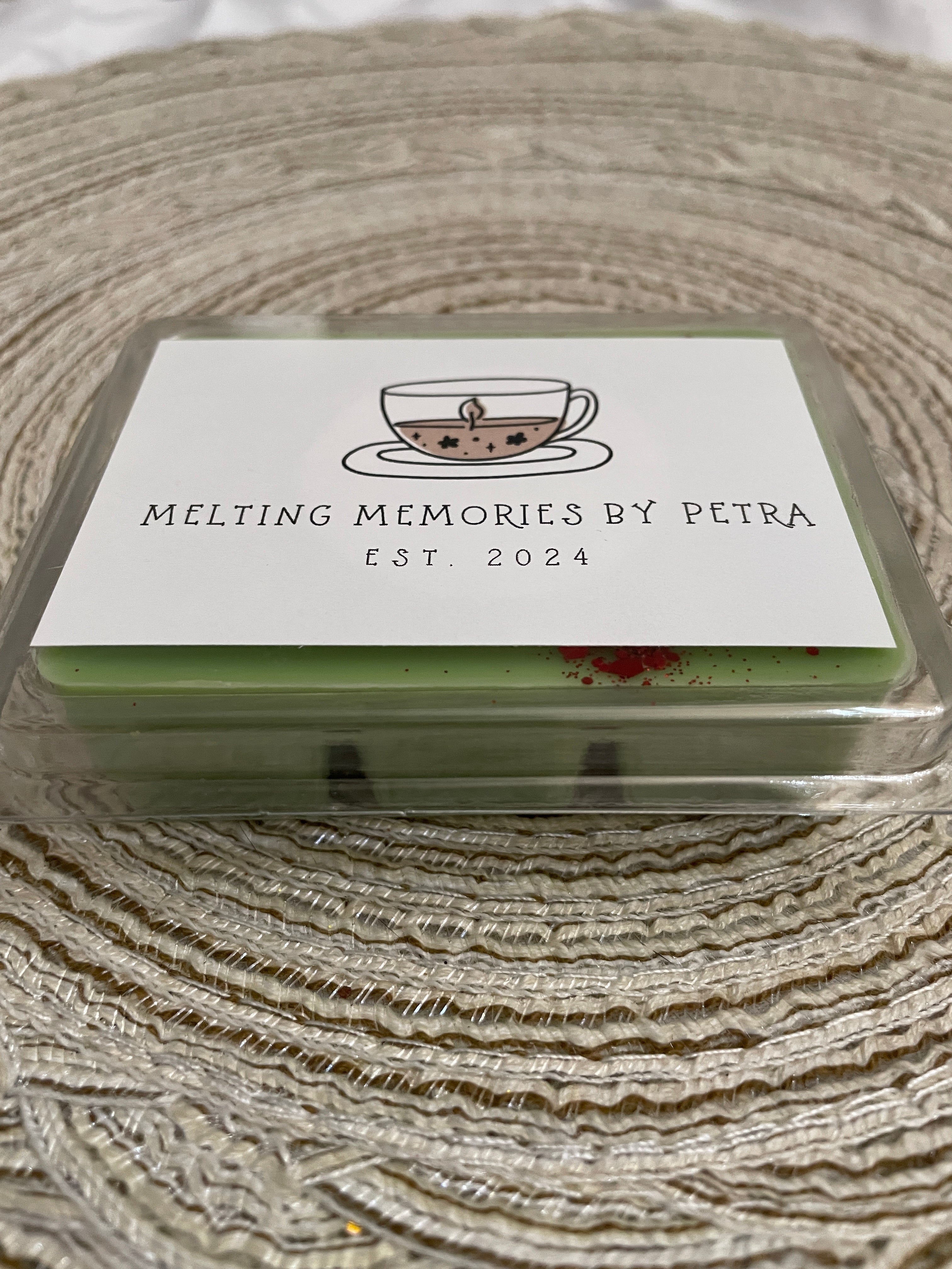 3.0 oz. TOMATO LEAF SOY WAX MELTS In Classic Clamshell.