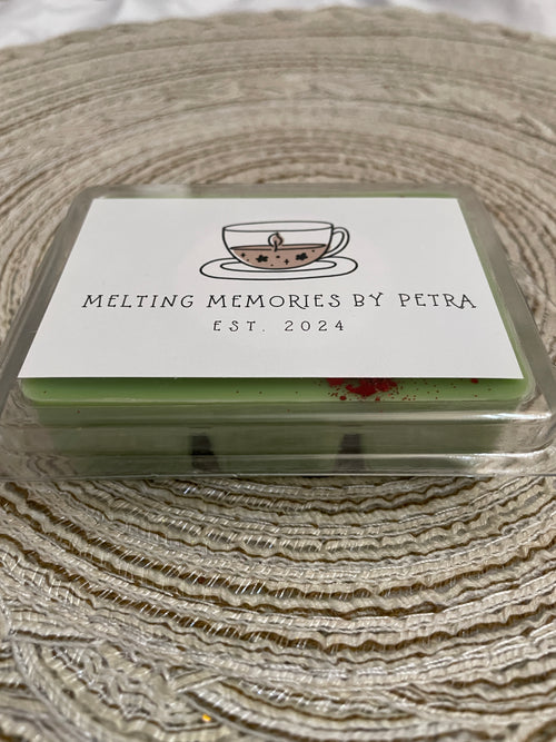 3.0 oz. TOMATO LEAF SOY WAX MELTS In Classic Clamshell.