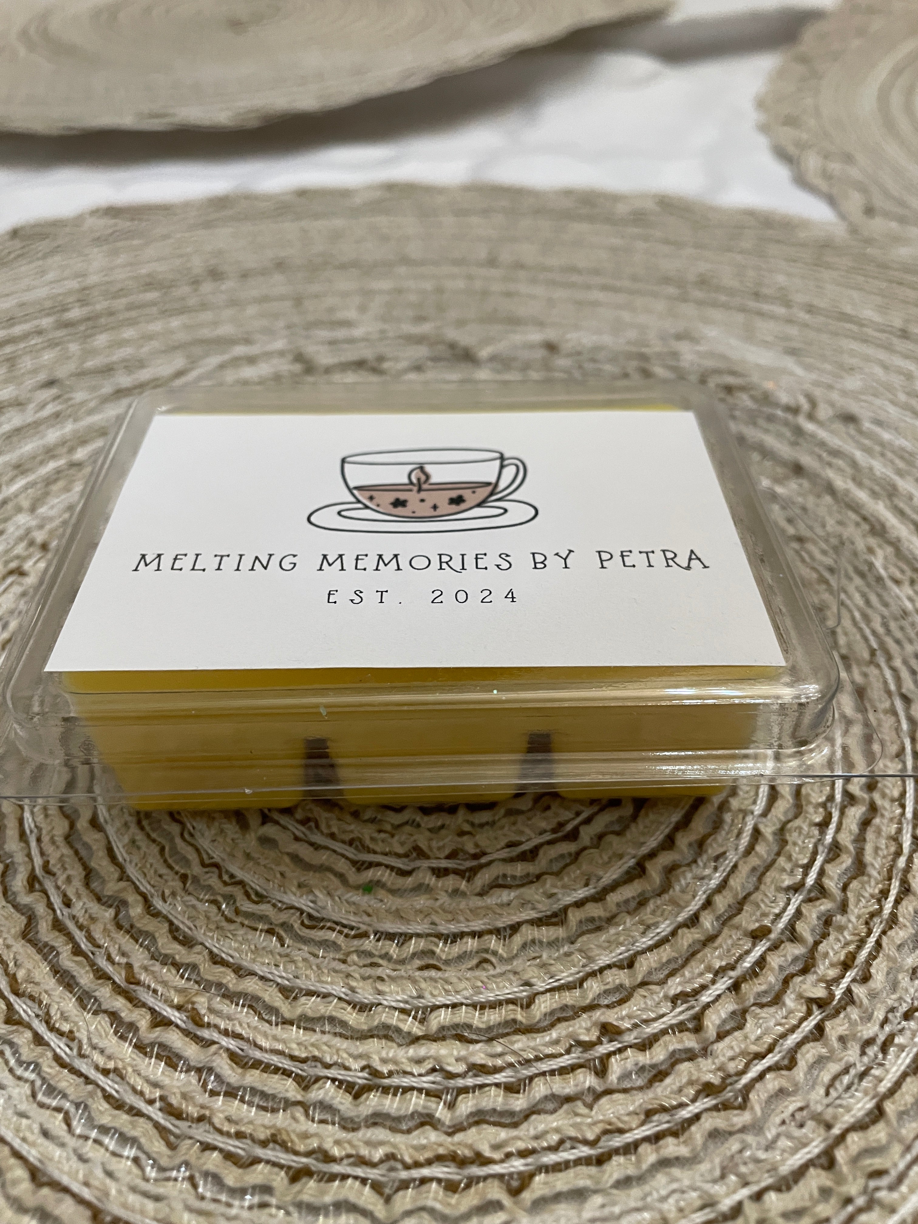 3.0 oz. LEMON MACARON SOY WAX MELTS in Classic Clamshell.